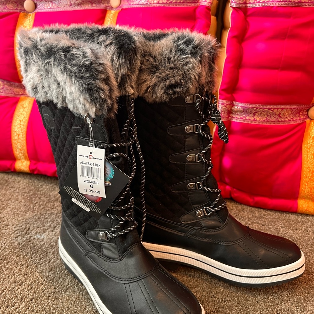 Black and Fur Snow Boots